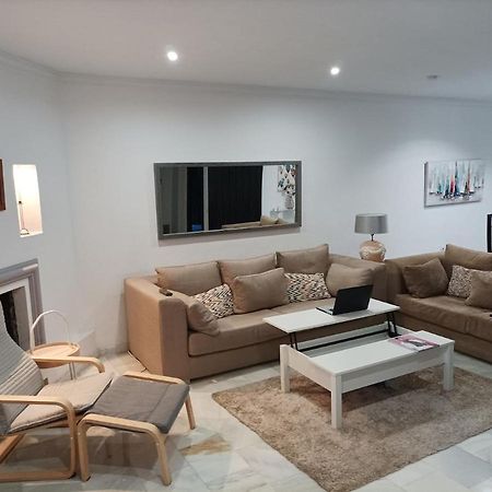 Apartamento Large 2 Bed Apt Puerto Banus Marina Private Parking Marbella Exterior foto