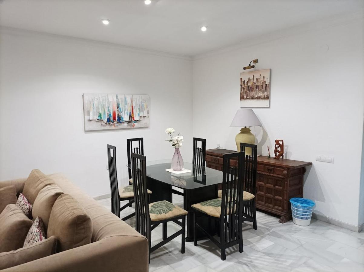Apartamento Large 2 Bed Apt Puerto Banus Marina Private Parking Marbella Exterior foto