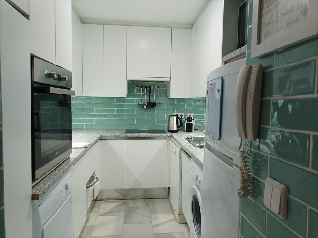Apartamento Large 2 Bed Apt Puerto Banus Marina Private Parking Marbella Exterior foto